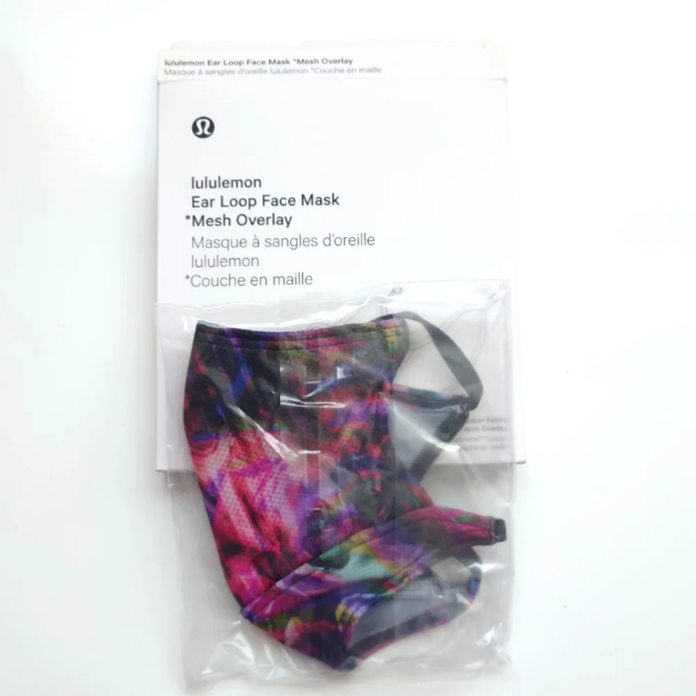 LULULEMON Ear Loop Face Mask and Small Shopping Gift Bag Bundle